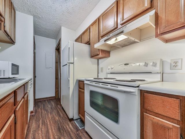 1101 Fairway Oaks Rd 1101, Waleska, GA 30183