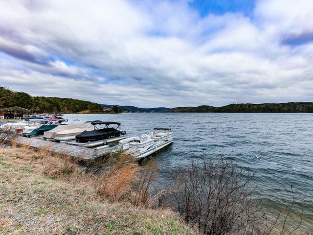 1101 Fairway Oaks Rd 1101, Waleska, GA 30183