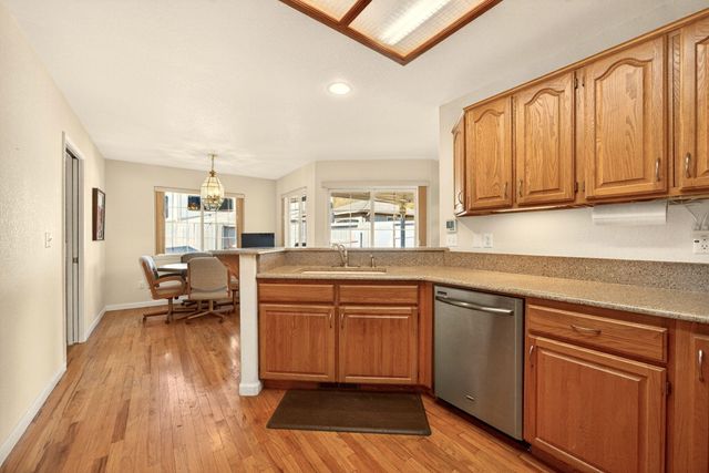 4661 Torrey Pines Drive, Medford, OR 97504