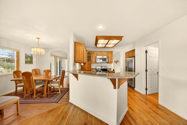 4661 Torrey Pines Drive, Medford, OR 97504