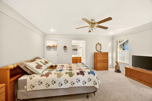 4661 Torrey Pines Drive, Medford, OR 97504