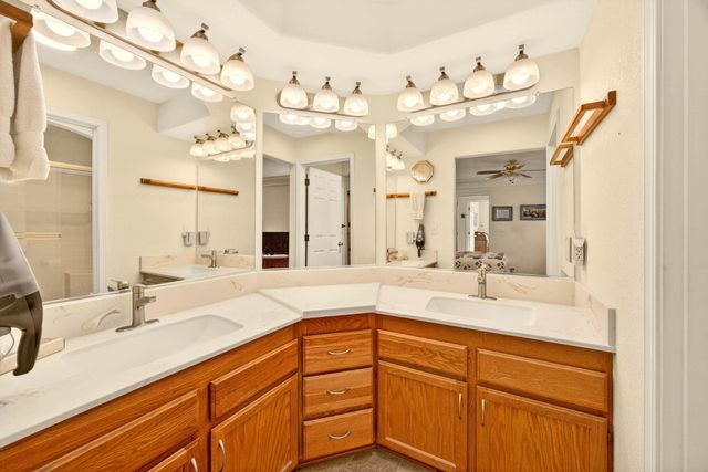 4661 Torrey Pines Drive, Medford, OR 97504