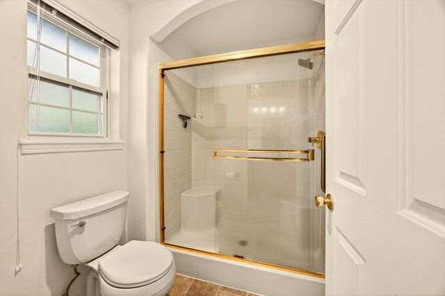 4661 Torrey Pines Drive, Medford, OR 97504