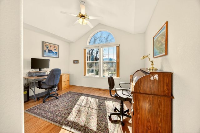 4661 Torrey Pines Drive, Medford, OR 97504