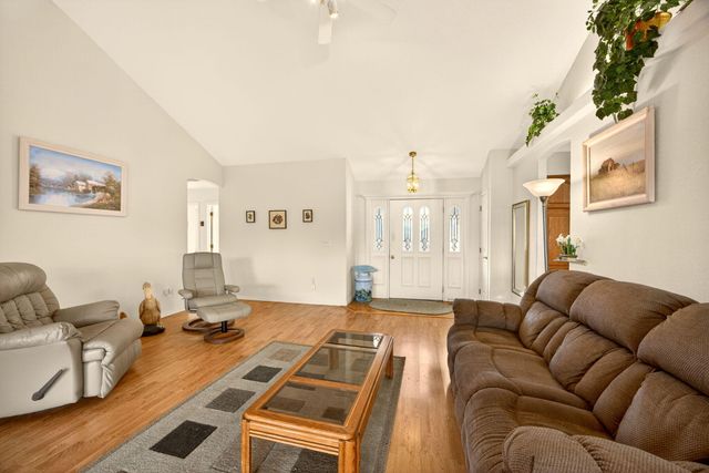 4661 Torrey Pines Drive, Medford, OR 97504