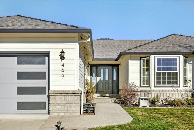 4661 Torrey Pines Drive, Medford, OR 97504