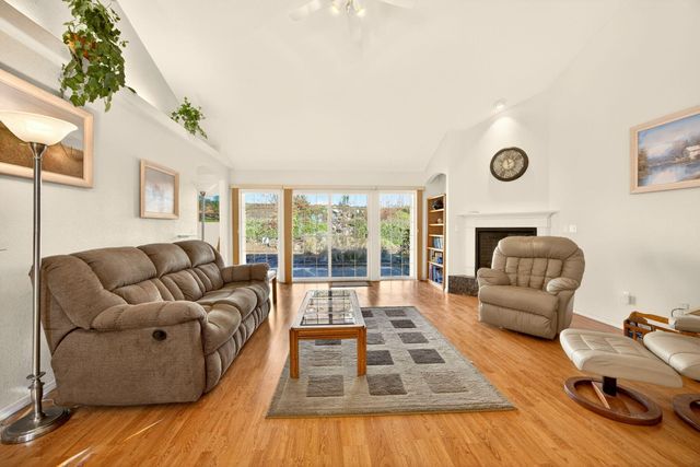 4661 Torrey Pines Drive, Medford, OR 97504