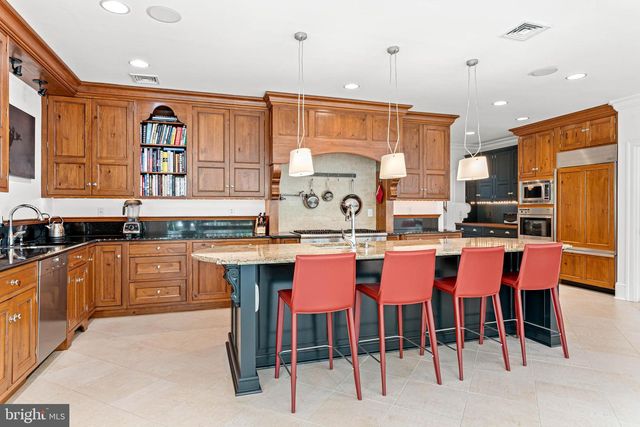 737 EAGLE FARM RD, Villanova, PA 19085