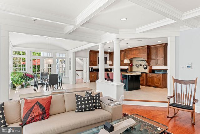 737 EAGLE FARM RD, Villanova, PA 19085