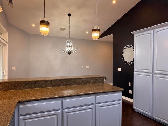 1231 Poppy Ridge Drive, Eagle Point, OR 97524