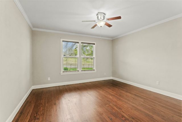 3358 W Jefferson Boulevard, Dallas, TX 75211