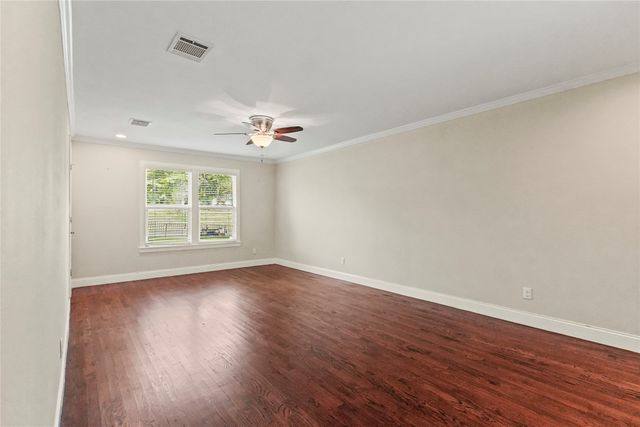 3358 W Jefferson Boulevard, Dallas, TX 75211