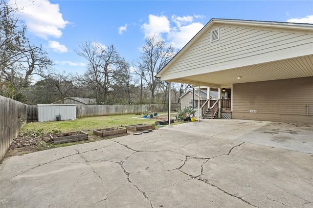 3358 W Jefferson Boulevard, Dallas, TX 75211