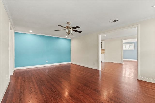 3358 W Jefferson Boulevard, Dallas, TX 75211