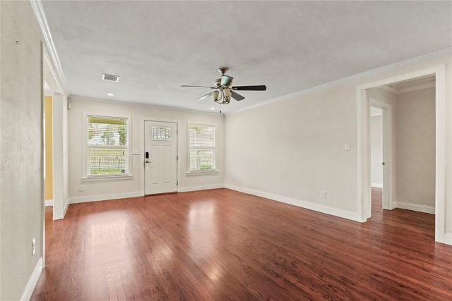 3358 W Jefferson Boulevard, Dallas, TX 75211