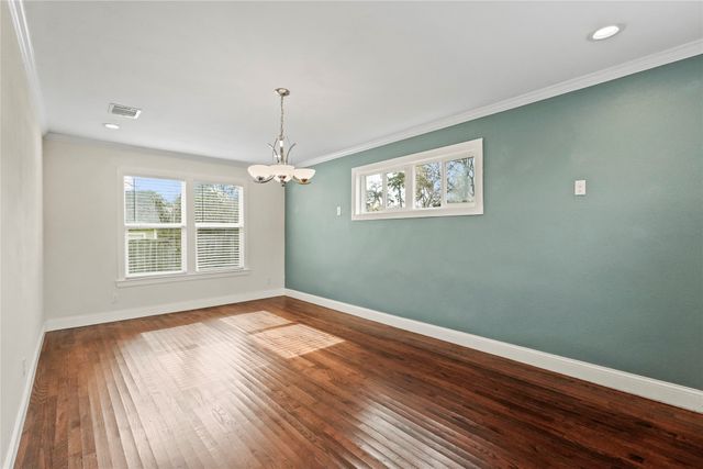 3358 W Jefferson Boulevard, Dallas, TX 75211