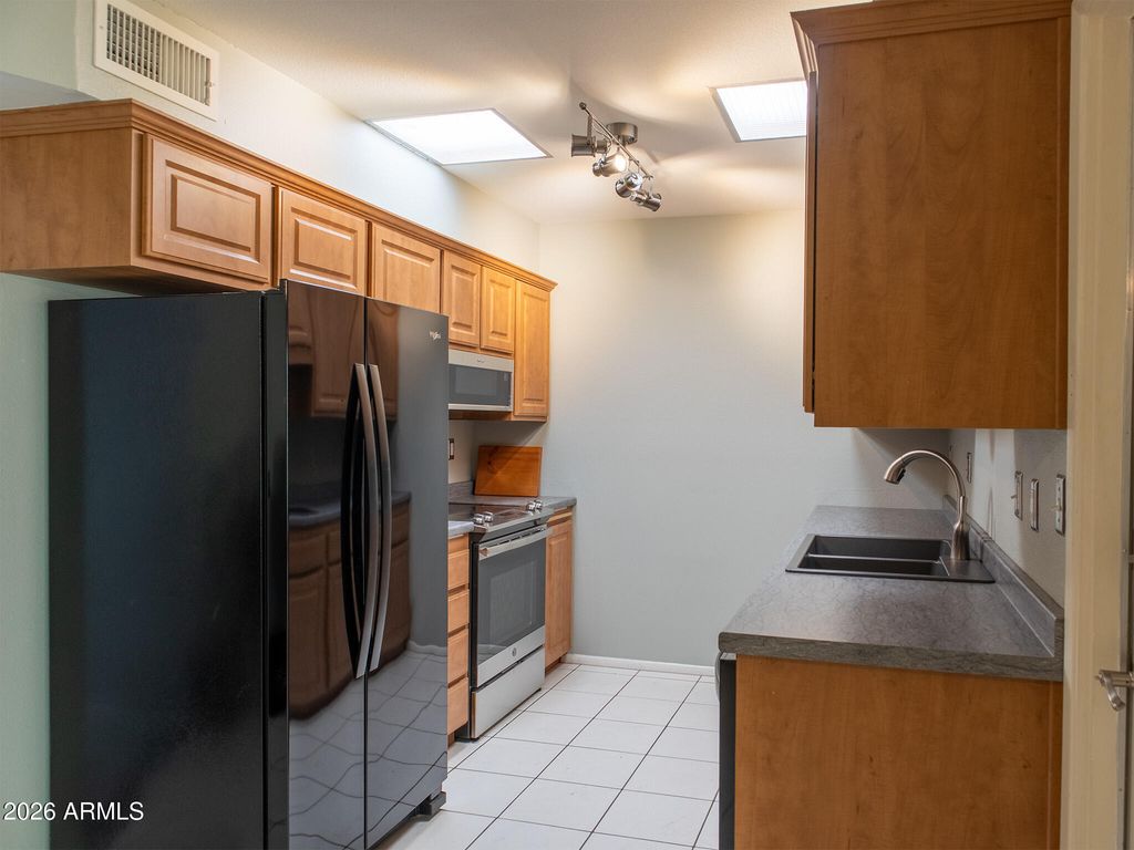 10020 W ROYAL OAK Road E, Sun City, AZ 85351 — photo 5