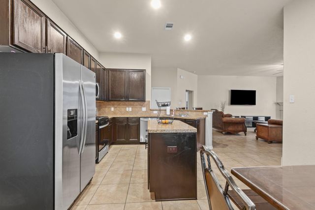 5211 Cayenne Lane, Baytown, TX 77521