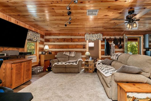 1063 S HIGH VALLEY DR, Monterey, VA 24465