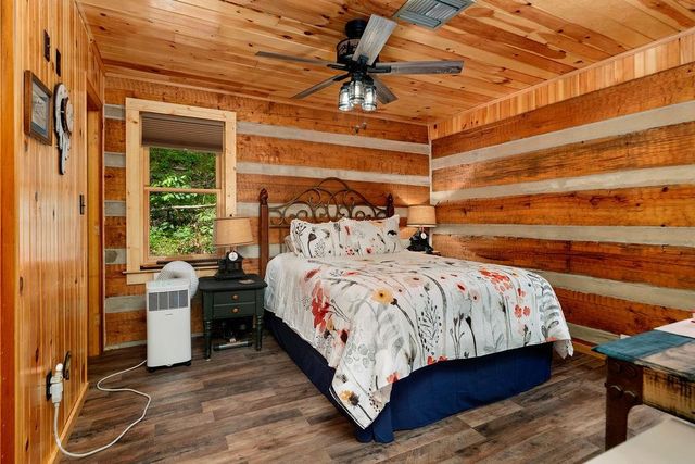 1063 S HIGH VALLEY DR, Monterey, VA 24465