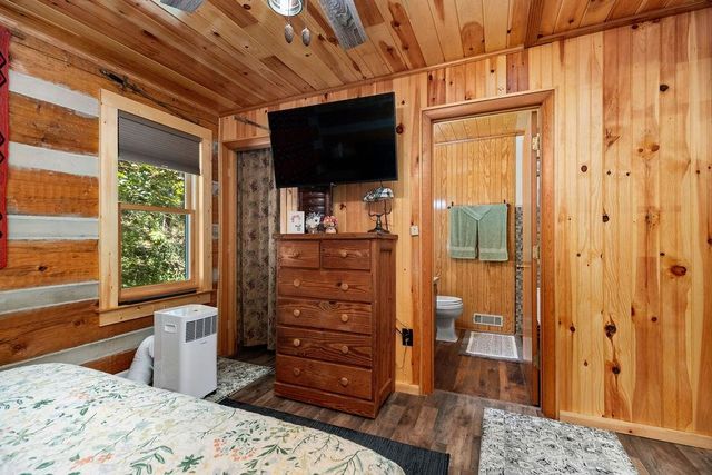 1063 S HIGH VALLEY DR, Monterey, VA 24465