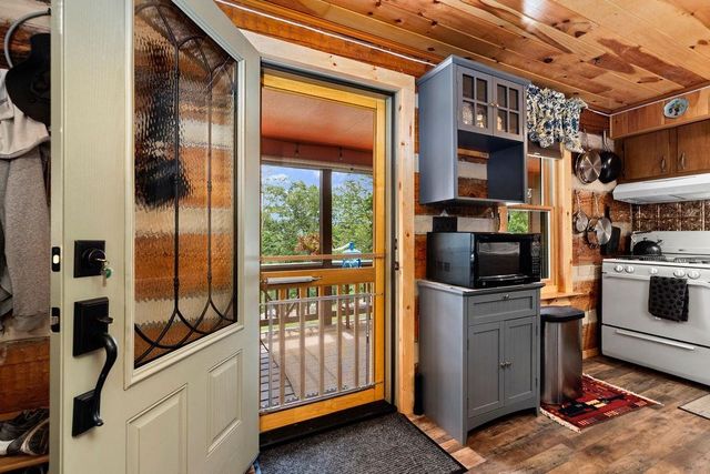 1063 S HIGH VALLEY DR, Monterey, VA 24465