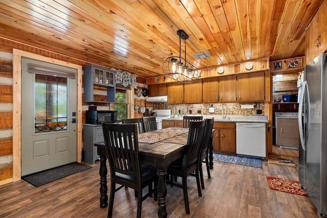 1063 S HIGH VALLEY DR, Monterey, VA 24465