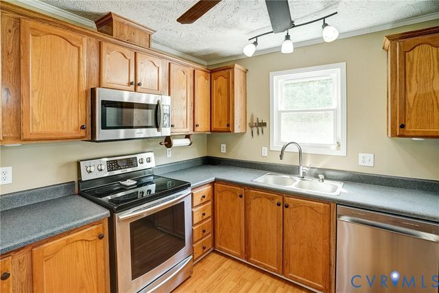 6386 Old Buckingham Rd, Powhatan, VA 23139