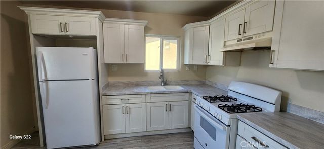 1726 W 55th St, Los Angeles, CA 90062