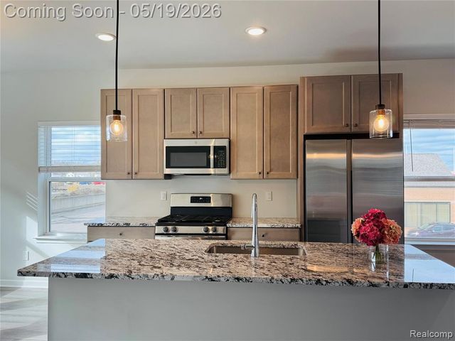4876 E Ludlow Lane, Troy, MI 48085
