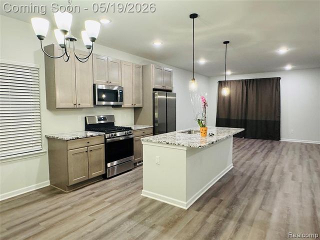 4876 E Ludlow Lane, Troy, MI 48085