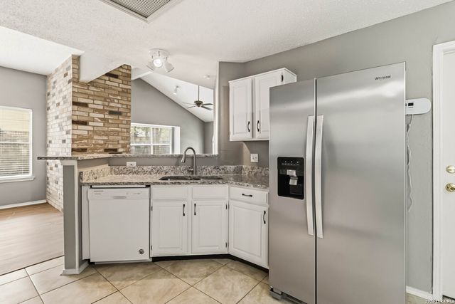 6154 John Chapman, San Antonio, TX 78240