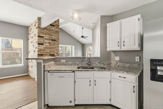 6154 John Chapman, San Antonio, TX 78240