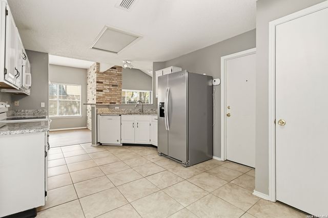 6154 John Chapman, San Antonio, TX 78240