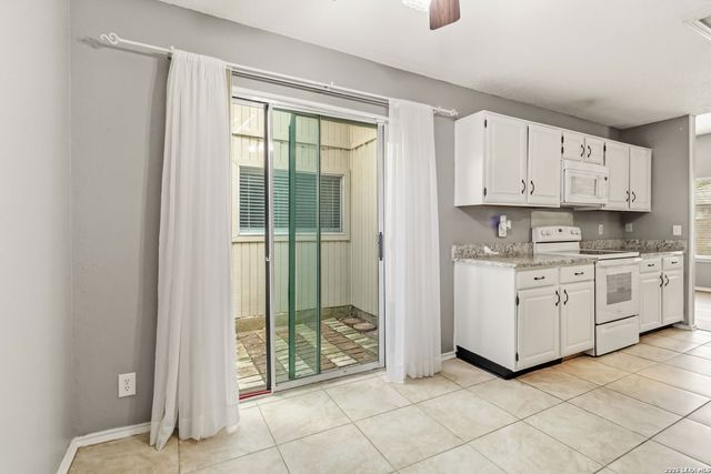 6154 John Chapman, San Antonio, TX 78240