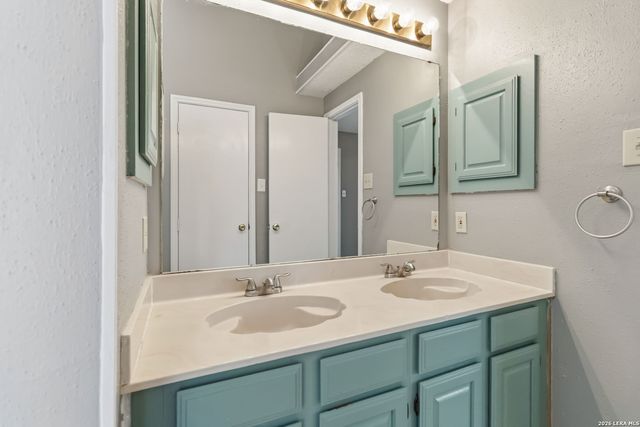 6154 John Chapman, San Antonio, TX 78240