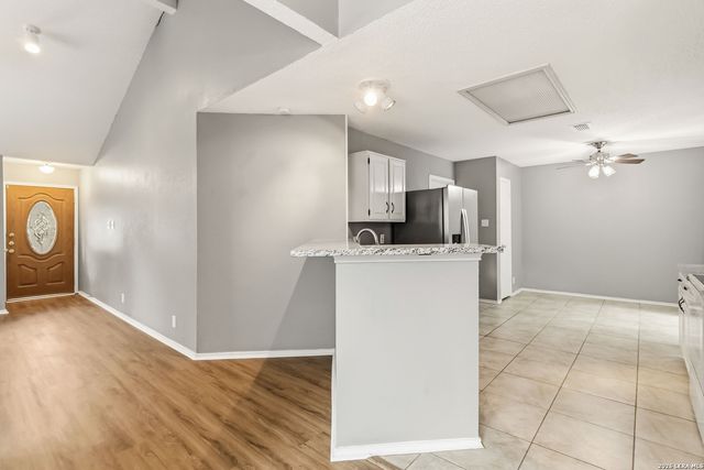 6154 John Chapman, San Antonio, TX 78240