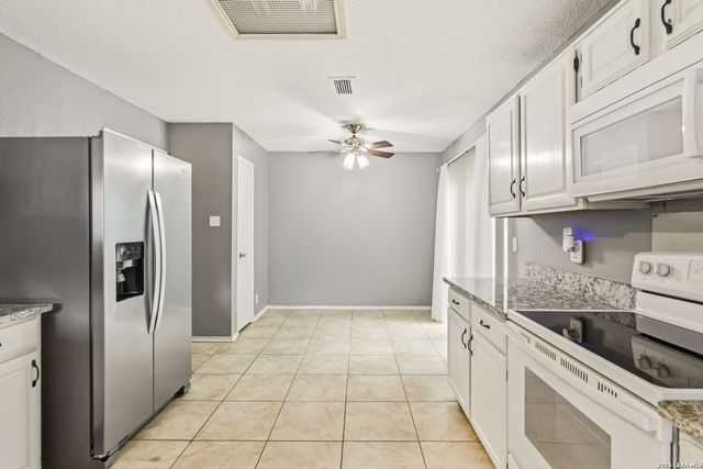 6154 John Chapman, San Antonio, TX 78240