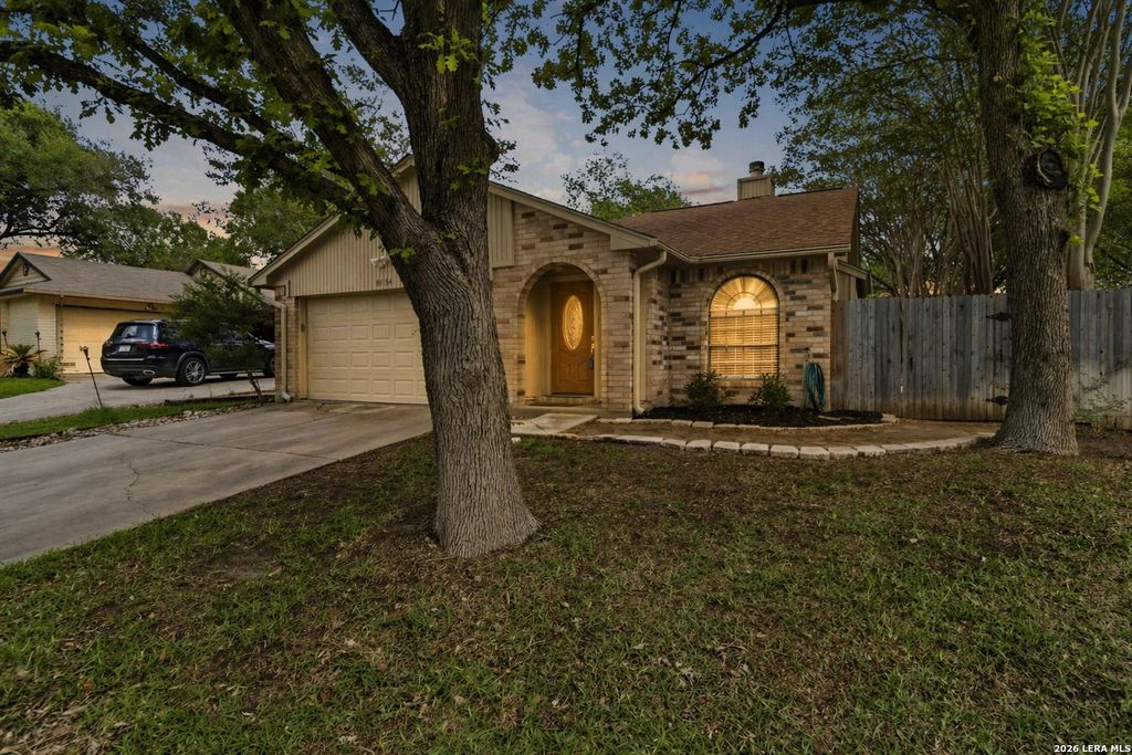 6154 John Chapman, San Antonio, TX 78240