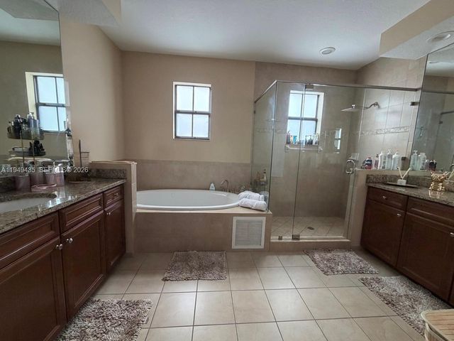 9855 NW 89th Terrace, Doral, FL 33178