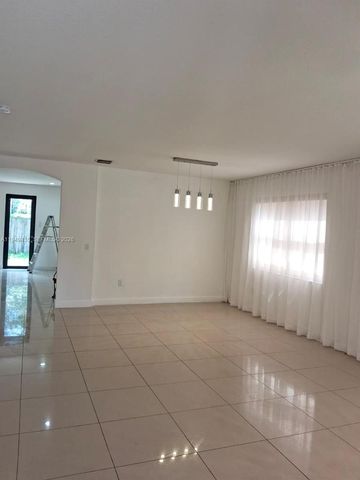 9855 NW 89th Terrace, Doral, FL 33178