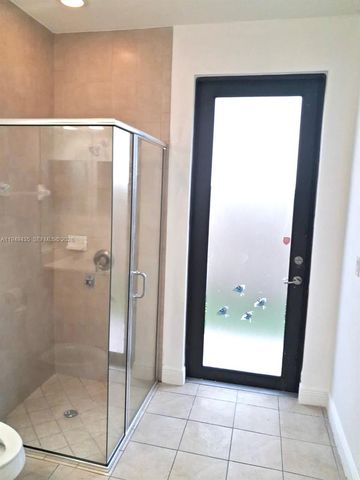 9855 NW 89th Terrace, Doral, FL 33178