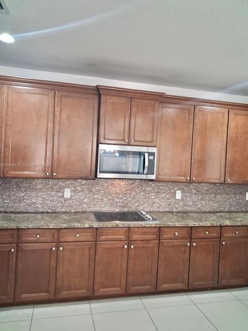 9855 NW 89th Terrace, Doral, FL 33178