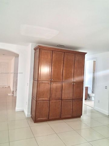 9855 NW 89th Terrace, Doral, FL 33178