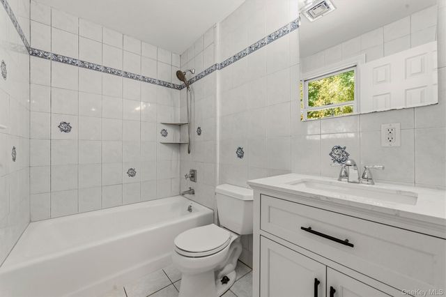 12 Overlook Road N, White Plains, NY 10603