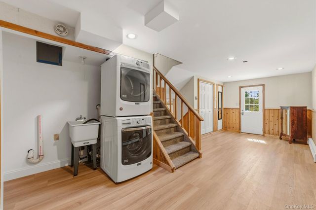 12 Overlook Road N, White Plains, NY 10603