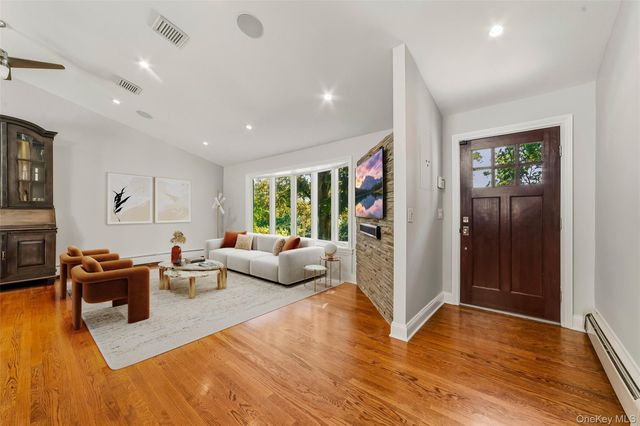 12 Overlook Road N, White Plains, NY 10603