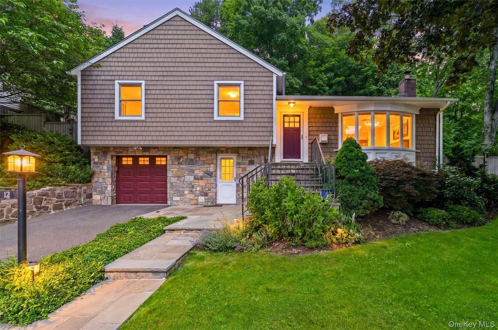 12 Overlook Road N, White Plains, NY 10603
