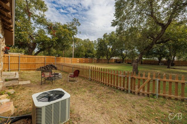 609 N 4th Street W, Clyde, TX 79601