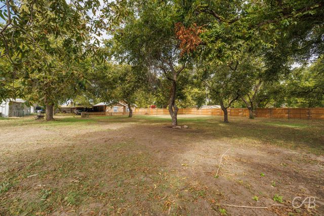 609 N 4th Street W, Clyde, TX 79601